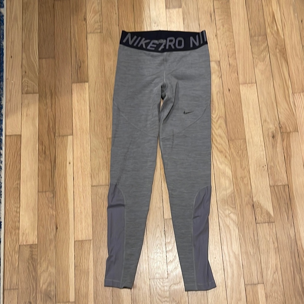 Nike Pro Women’s  Gray Leggings